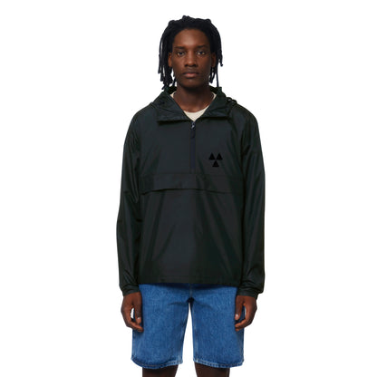 THE NORDIC CORE LIGHTWEIGHT ANORAK // Nordic Deep Black