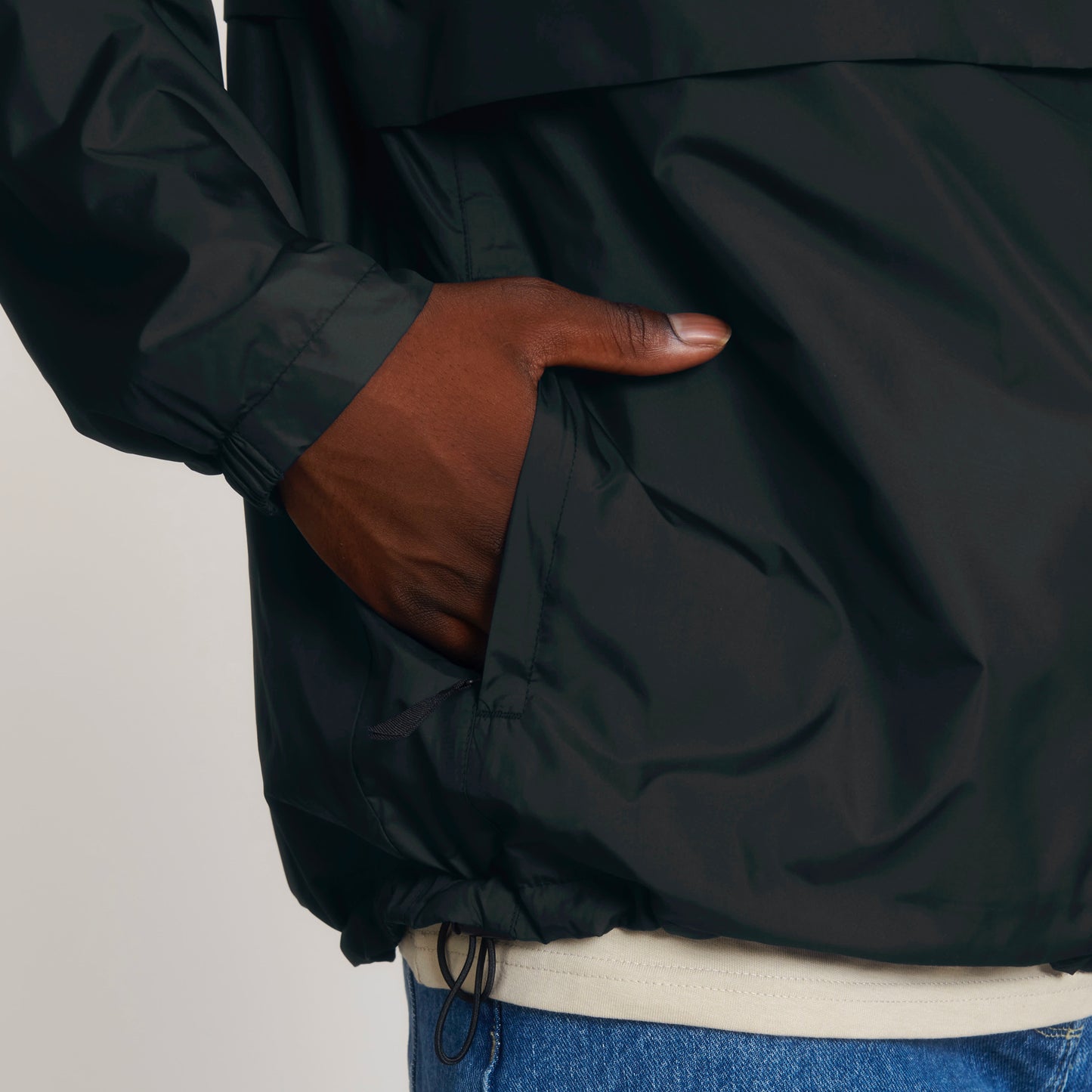 THE NORDIC CORE LIGHTWEIGHT ANORAK // Nordic Deep Black